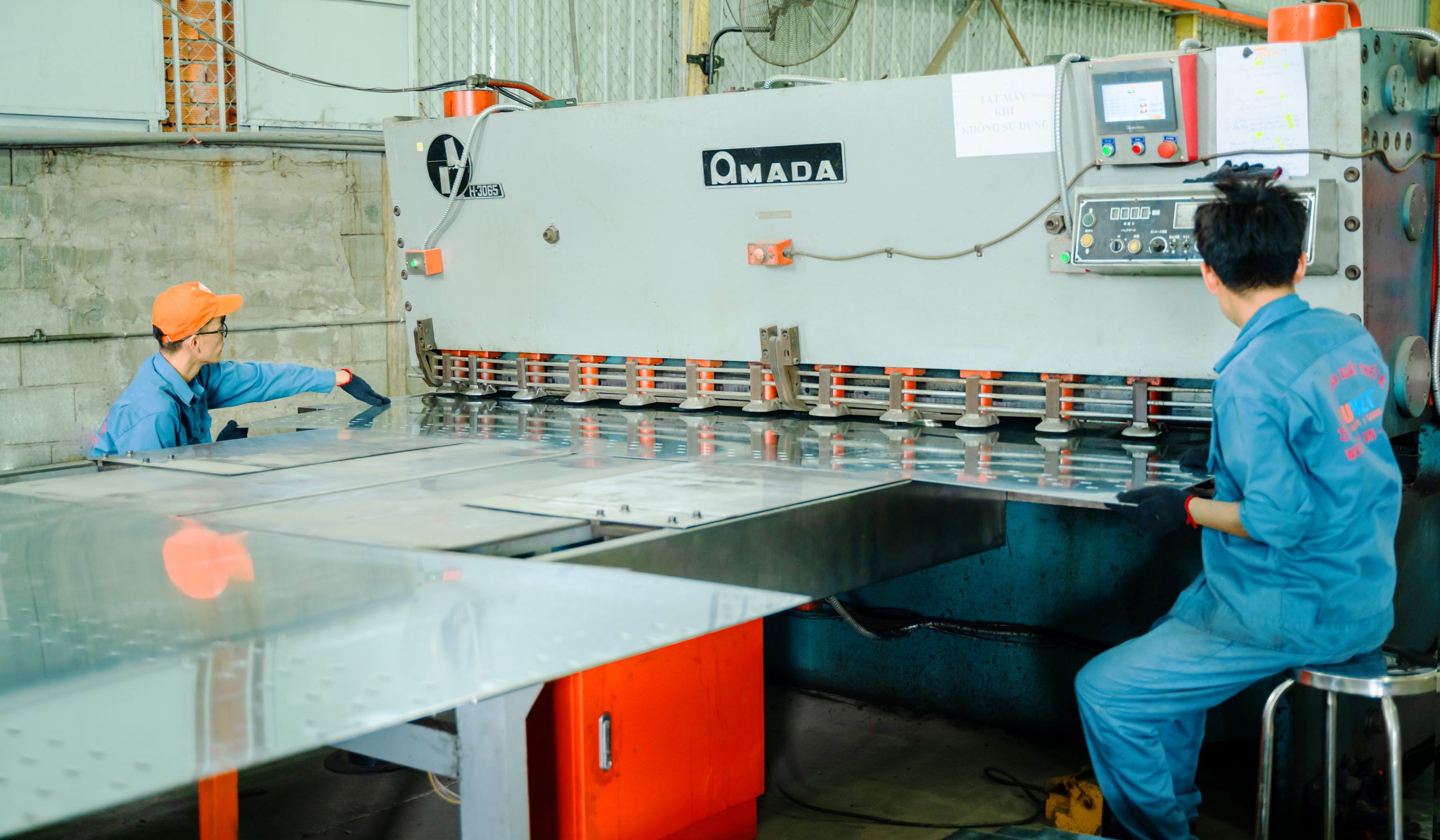 Tủ điện, thang máng cáp AUVIET